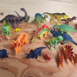 Lot Of 22 Dinosaurs Collection Nastalgic toys Rare toys Bundle Dinosaur